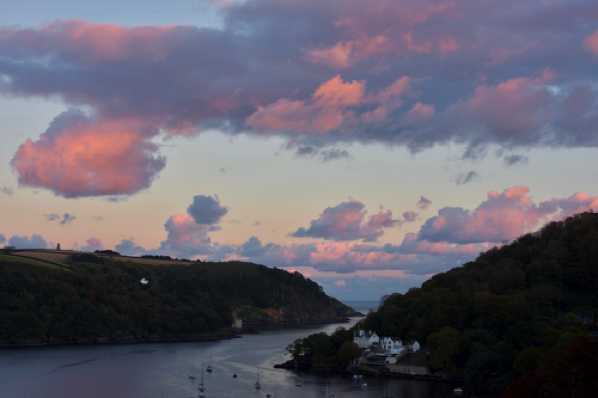 11 October 2020 - 18-26-30
From yellow, it all turned pink.
-------------------------------
Sunset over the river Dart, Dartmouth, Devon